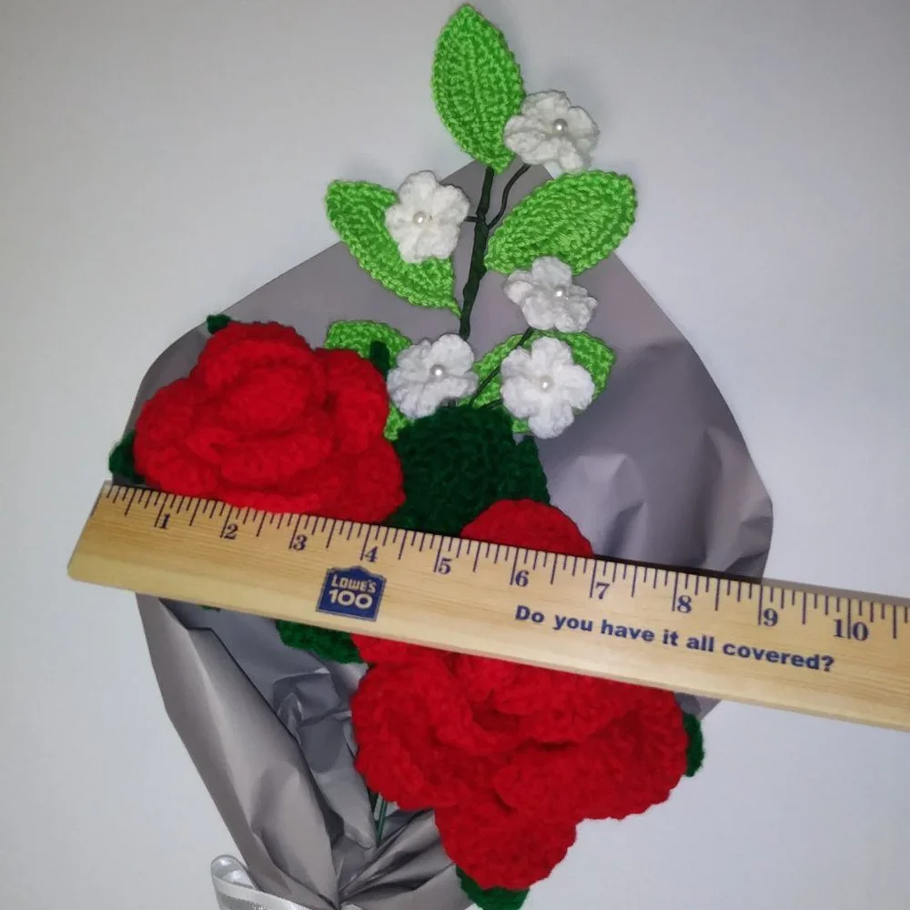 Crochet rose bouquet, handmade, personalized gift for girlfriend, home decoratio